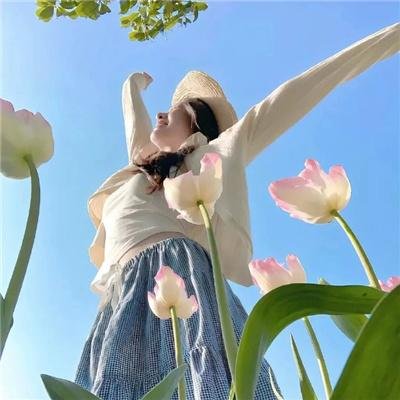 游艇藏春